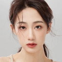 楊詩倩 als Zi Jing