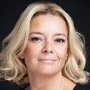 Lale Başar als Nurcan