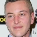 James Devlin als 4skin Lead Singer