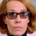 Annette Carell als Helen West
