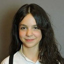 Nicole Valle als Alisa
