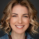 Özge Özberk als Ceku