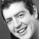 Denis d'Arcangelo als The realistic singer