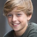 Jayden Kirton als Young Larry