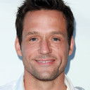 Josh Hopkins als Paul Allen