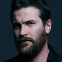Kieran Bew als Klaus