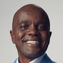 Wes Hall als 