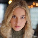 Hannah Malone als Sophia
