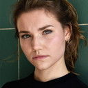 Carolin Garnier als Paula Adam