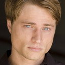 Josh Holt als Freddy