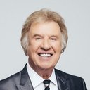 Bill Gaither als Host/Self