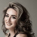 Anneliese Klenetsky als Lady-in-Waiting