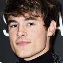 Kian Lawley als Bean Boy