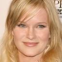 Nicholle Tom als Sarah Bryan