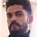 Faraz Khan als Vinay