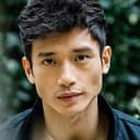 Manny Jacinto als Lt. Billy 'Fritz' Avalone