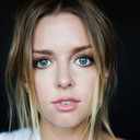 Ruth Kearney als London