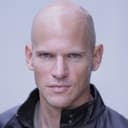 Andrew Miller als Scorpio (segment "Gay Zombie")