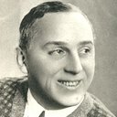Павел Поль als Viktor Ehrlich, Sugar Profiteer