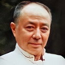 Tianzong Chen als 何老师