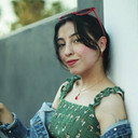 Ximena Sabar als Office girl #1