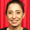 Gülden Güney als Emine