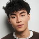 Steven Huy als Elliott