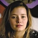 Nastassja Revvo als Gretel