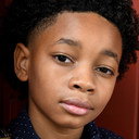 JeCobi Swain als Kelvin