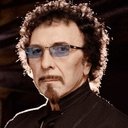 Tony Iommi als Self - Guitar