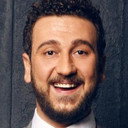 Burak Alkaş als Profesör Fikri Parlak