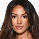 Michelle Keegan als Maya Stern