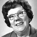 Dandy Nichols als Caroline