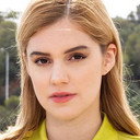 Νατάσα Εξηνταβελώνη als University Student