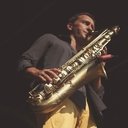 Christof May als Saxophone