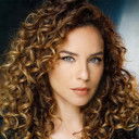 Nicole Lyn als Naomi