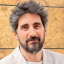 Manel Loureiro als TV Talk Show Host