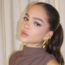 Mel Maia als Júlia