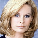 Shannon Sturges als Gillian Mathers