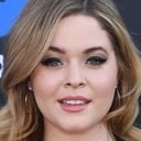 Sasha Pieterse als Dakota Cunningham