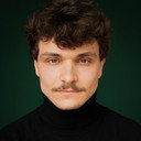 André Lopes als Carlitos