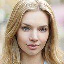Jessica Blake als Candidate 2
