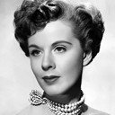 Margaret Johnston als Miss Elliott