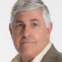 James Gordon Jennings als Captain Gerald, USCG