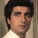 Raj Babbar als Chief Minister / Sarang