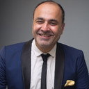 Deepak Perwani als Fashion Designer