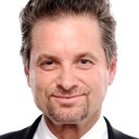 Shea Whigham als DJ Corliss