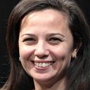 Damla Özen als Handan