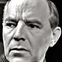 Julian Somers als Narrator (voice)
