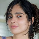 Rose Sardana als Yatin's girlfriend